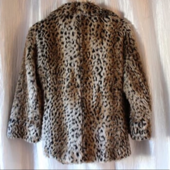 🐾FAUX FURR COAT🐾 - Picture 2 of 4